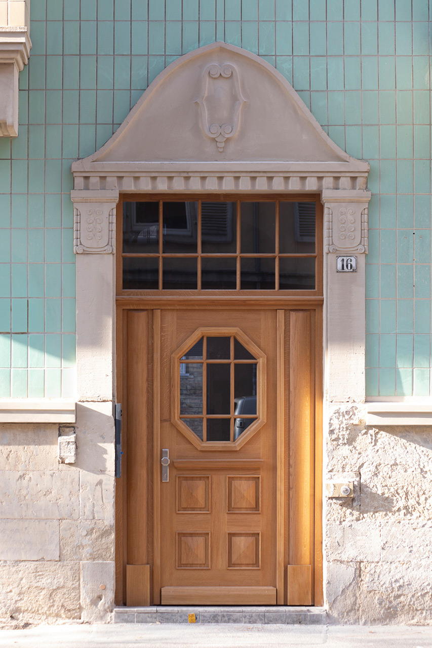 Schillerstraße 16